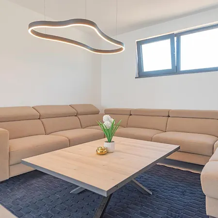 Luxury Seafront Aurea - With Private Pool, Game & Stunning Sea Views פריבלאקה