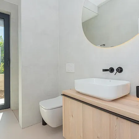 Luxury Seafront Aurea - With Private Pool, Game & Stunning Sea Views * פריבלאקה