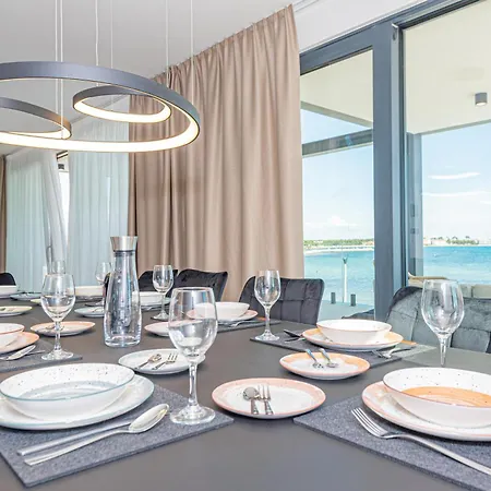 Luxury Seafront Aurea - With Private Pool, Game & Stunning Sea Views וילה פריבלאקה