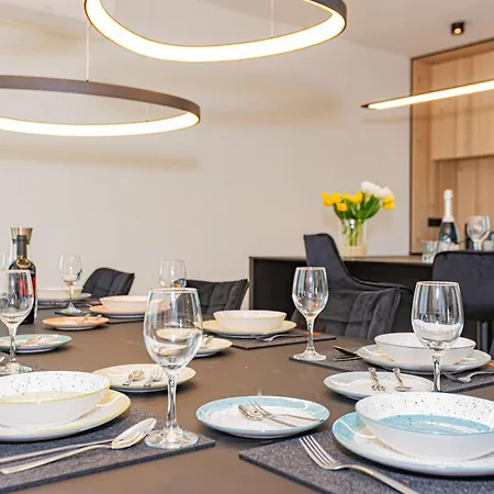Luxury Seafront Aurea - With Private Pool, Game & Stunning Sea Views וילה *