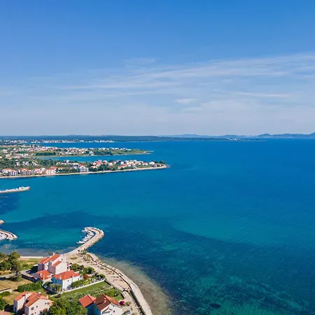 Luxury Seafront Aurea - With Private Pool, Game & Stunning Sea Views *