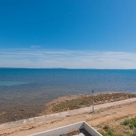 Luxury Seafront Aurea - With Private Pool, Game & Stunning Sea Views *