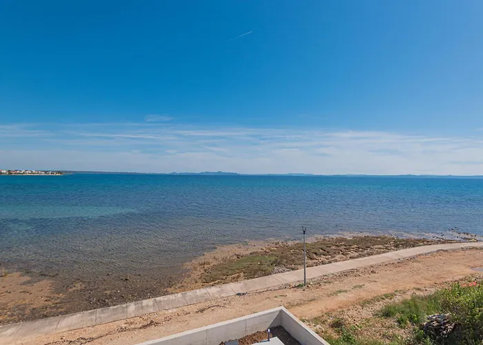 Luxury Seafront Aurea - With Private Pool, Game & Stunning Sea Views *