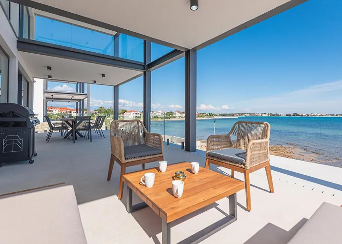 Luxury Seafront Aurea - With Private Pool, Game & Stunning Sea Views 빌라 *