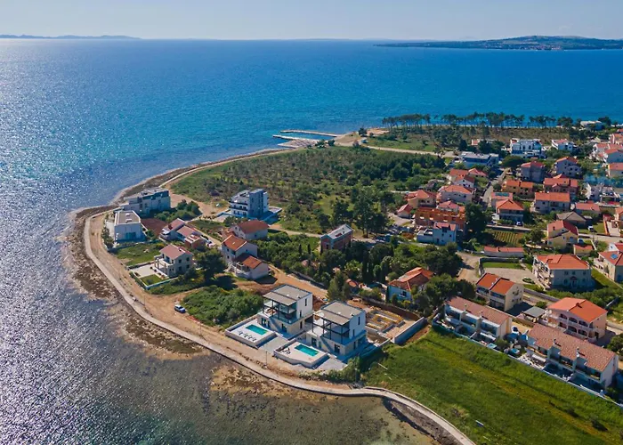 Luxury Seafront Aurea - With Private Pool, Game & Stunning Sea Views 빌라